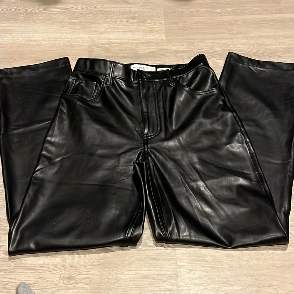 Abercrombie Leather 90s straight Pants - Picture 4 of 6